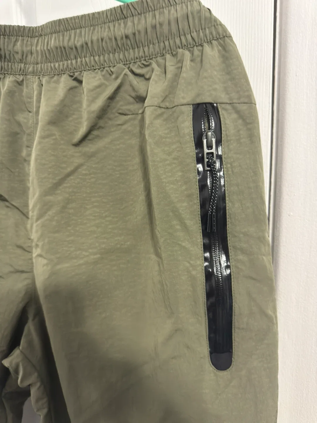 Nike Sportswear Tech Woven Lined Commuter Joggers (Large) image indicator(5)