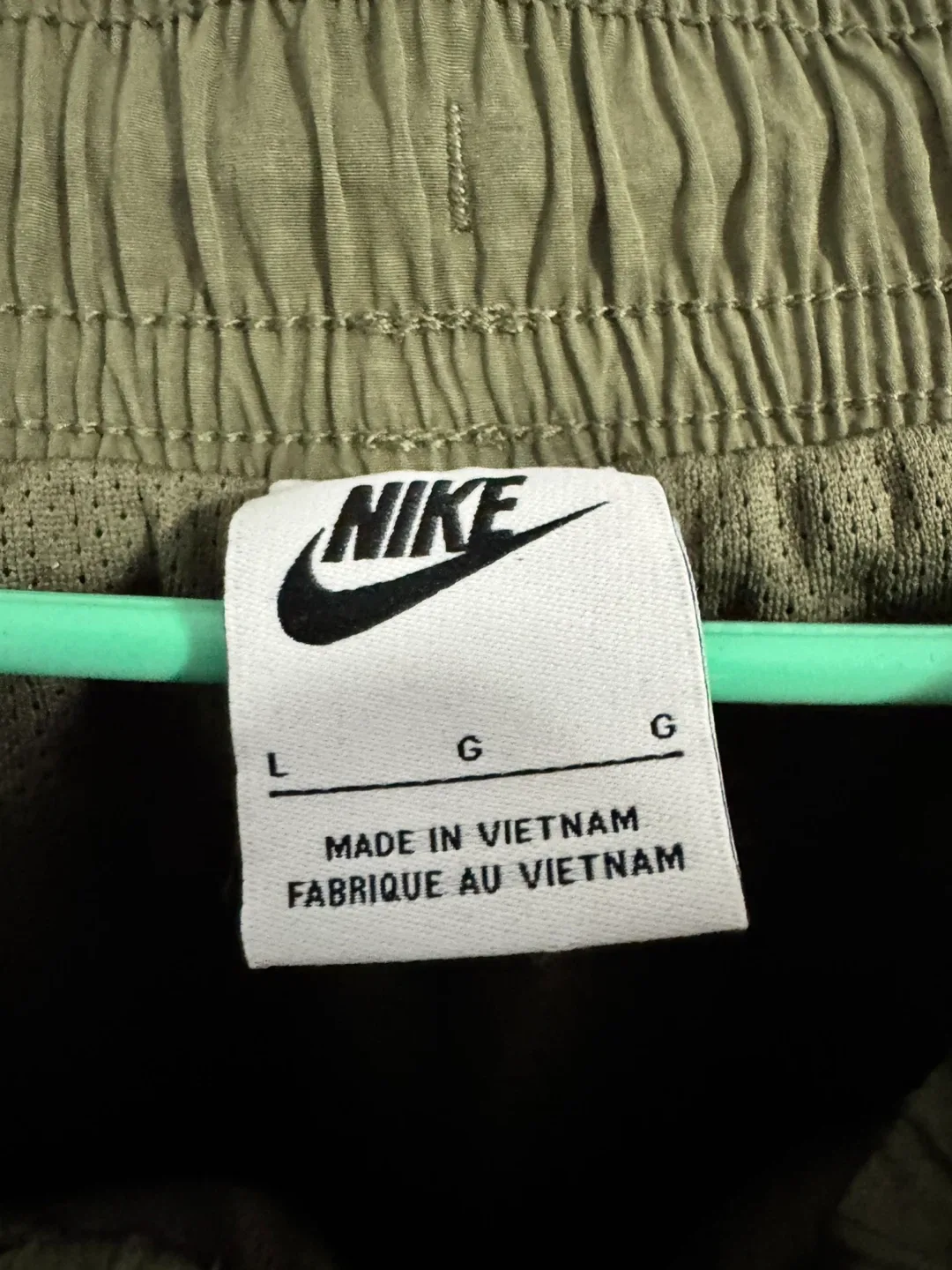 Nike Sportswear Tech Woven Lined Commuter Joggers (Large) image indicator(3)