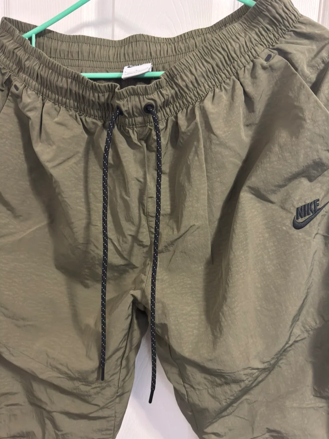 Nike Sportswear Tech Woven Lined Commuter Joggers (Large) image indicator(2)
