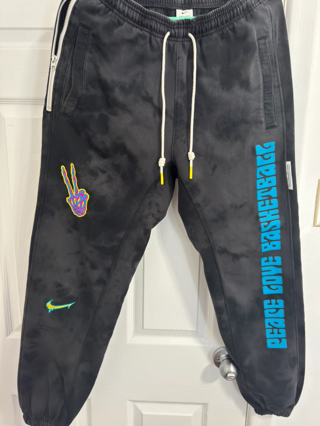 Nike Dri-FIT Peace Love Basketball Tie-Dye Joggers - S - photo 2