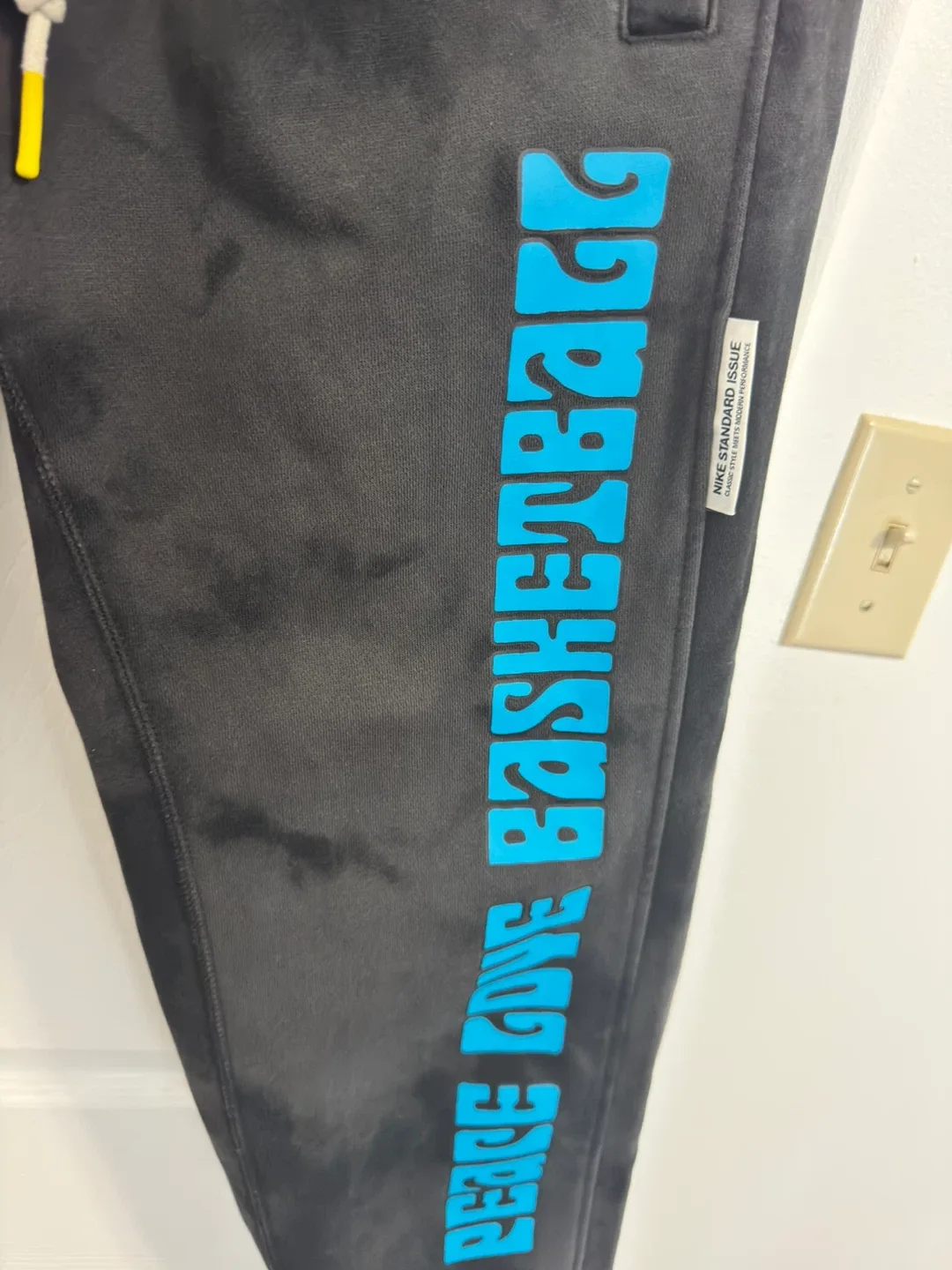 Nike Dri-FIT Peace Love Basketball Tie-Dye Joggers - S image indicator(8)