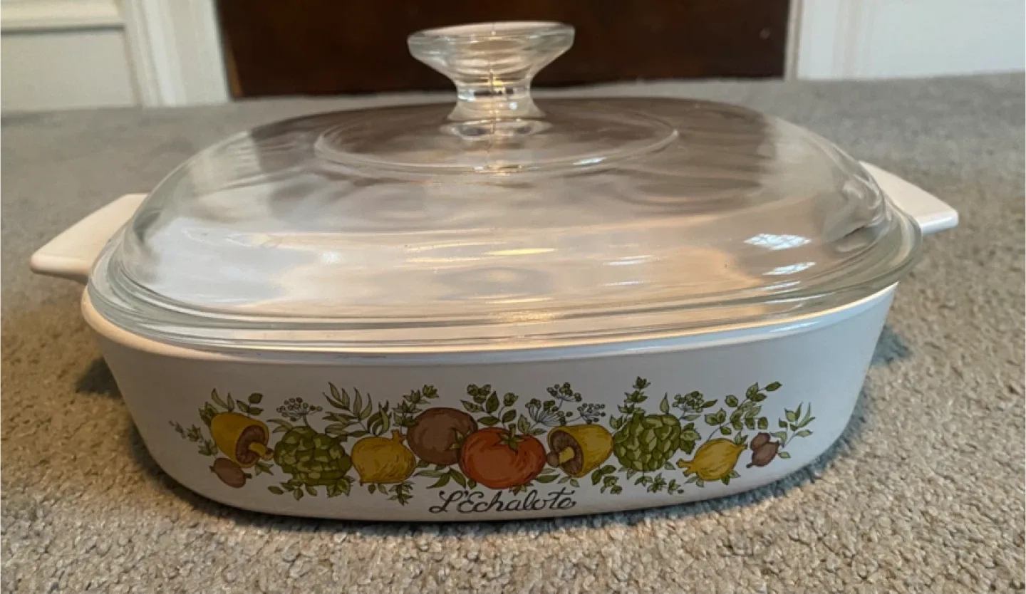 🥕 Vintage Pyrex L'Echalote Casserole Dish thumbnail