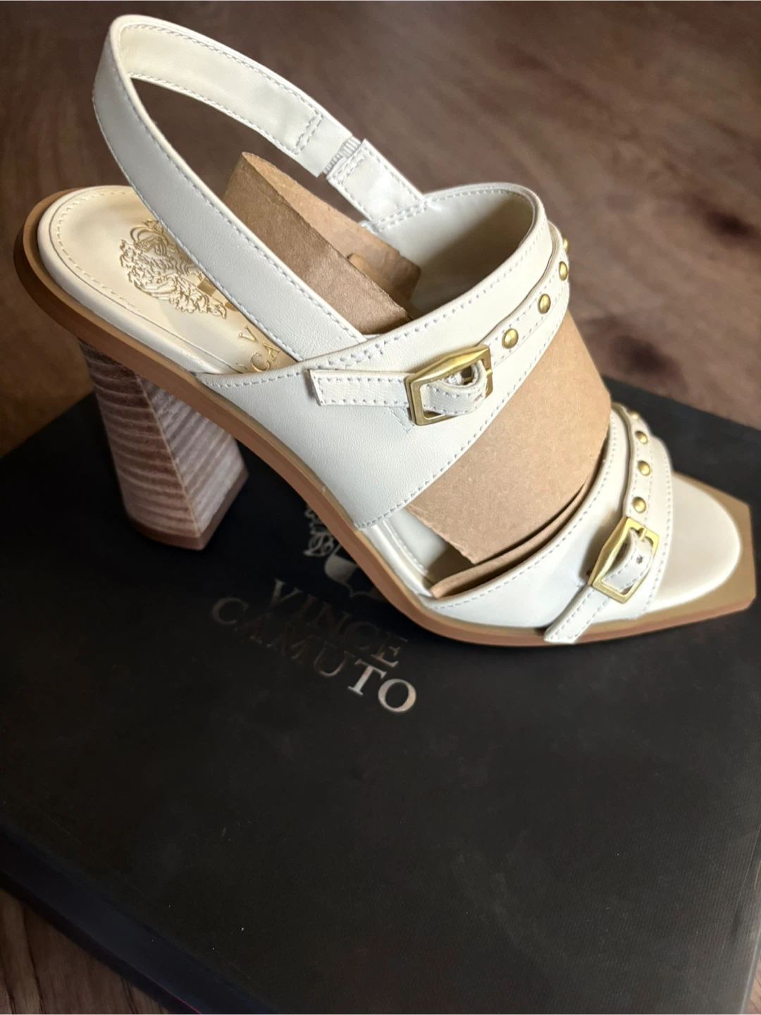 Vince Camuto White Leather Sandals 🥕- Size 7.5