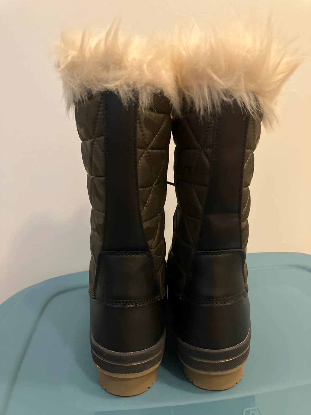 London Fog Winter Boots - Size 8M - photo 3