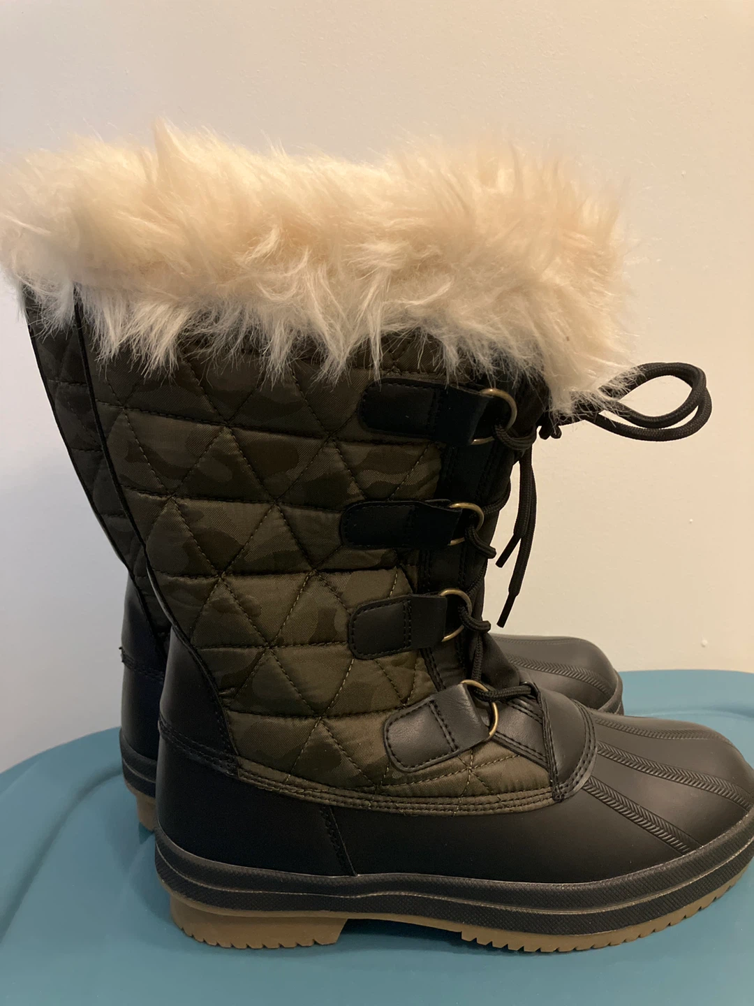 London Fog Winter Boots - Size 8M - photo 2