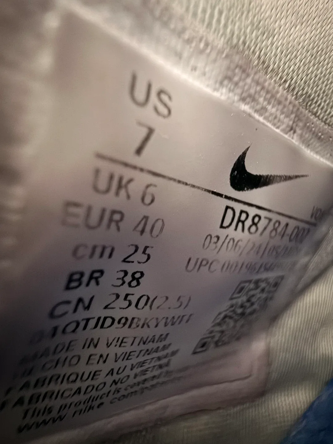 Nike LeBron Witness 7 Grey/Pink, US Size 7 image indicator(3)