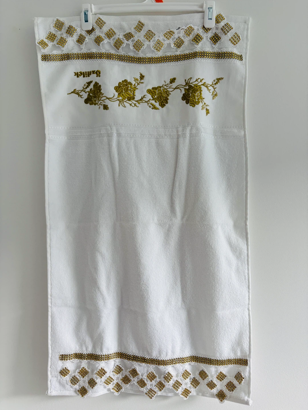 New White & Gold Embroidered Towel in Box! - photo 5