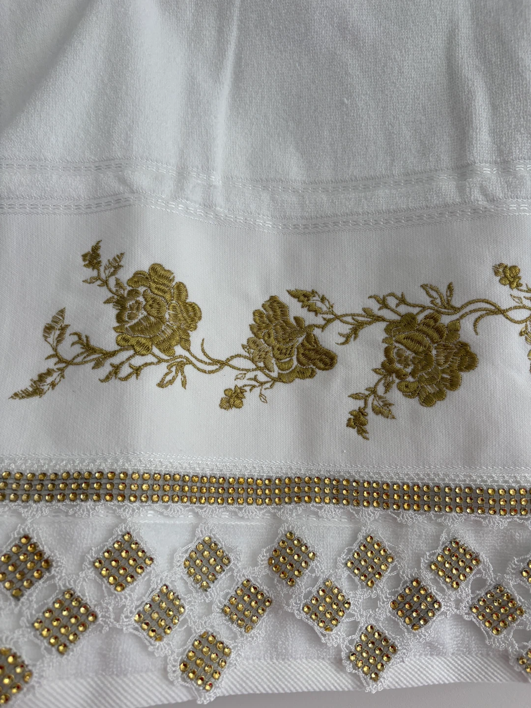 New White & Gold Embroidered Towel in Box! - photo 3