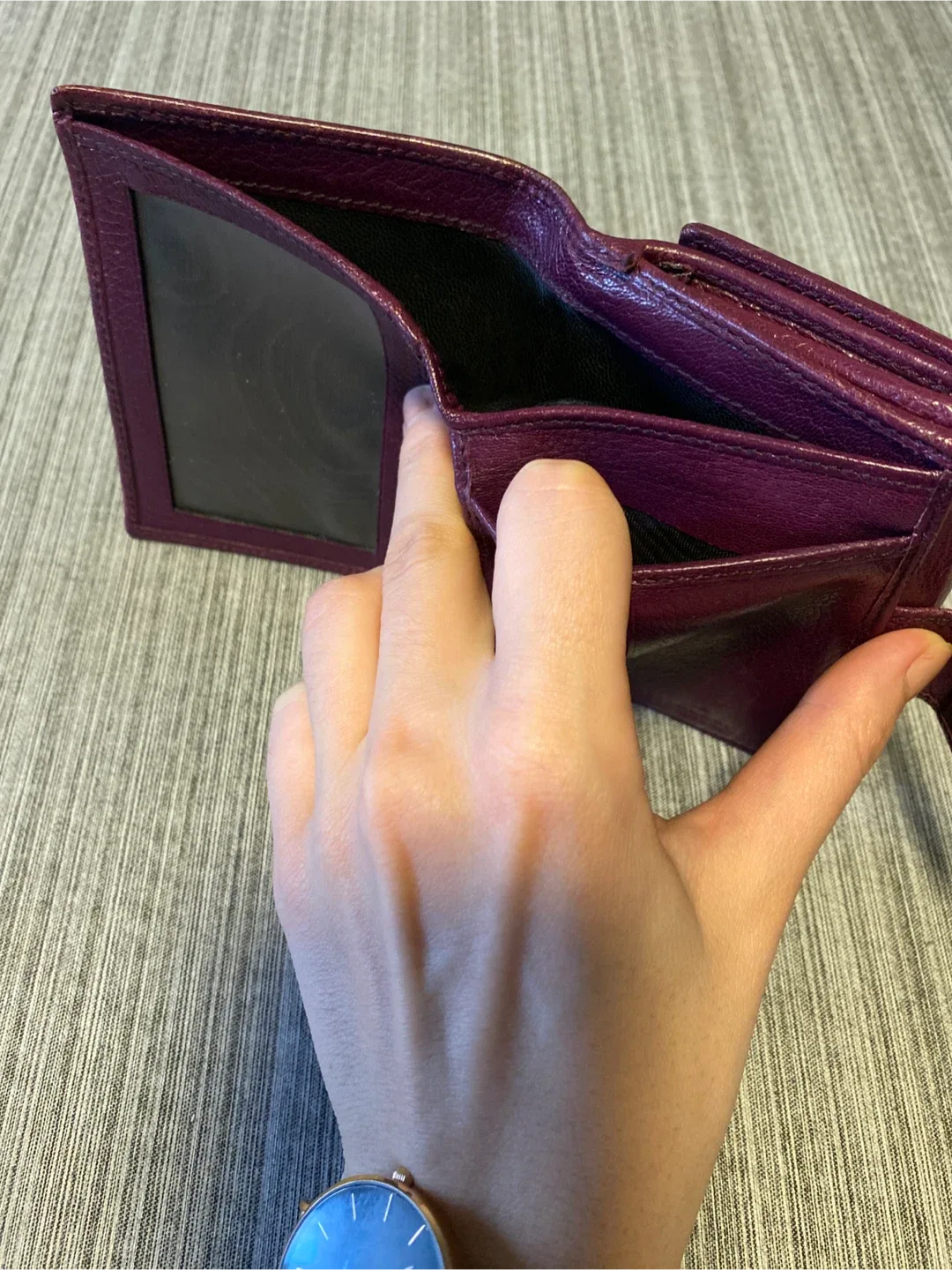 Gucci Purple Leather Wallet image indicator(2)