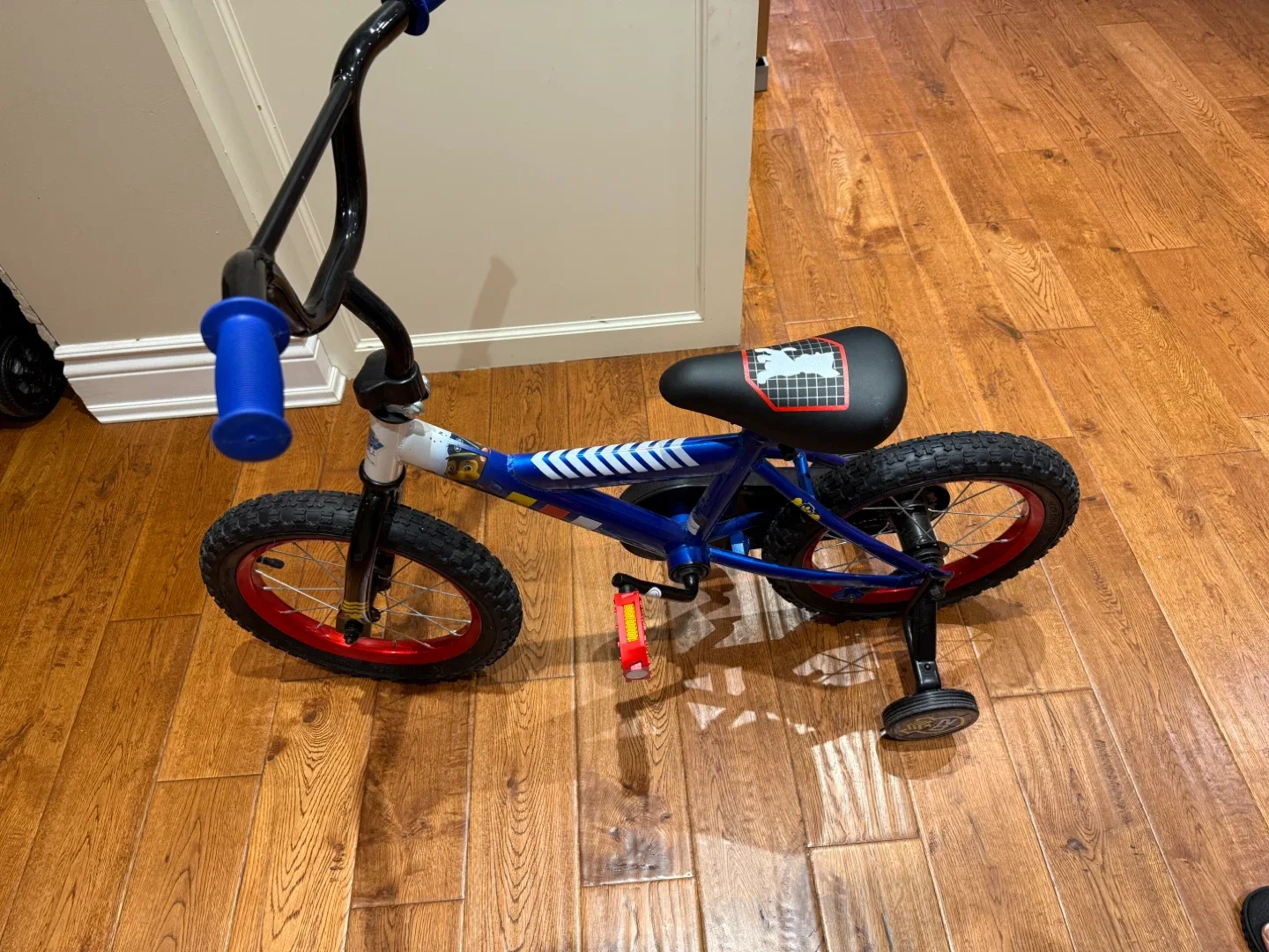Kids' Paw Patrol Bike image indicator(2)