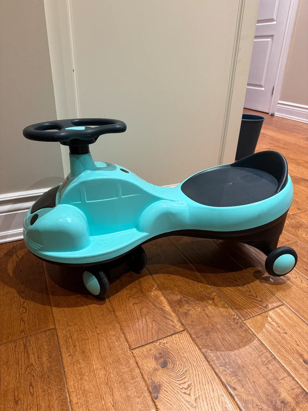 Turquoise PlasmaCar Ride-On Toy image indicator(2)