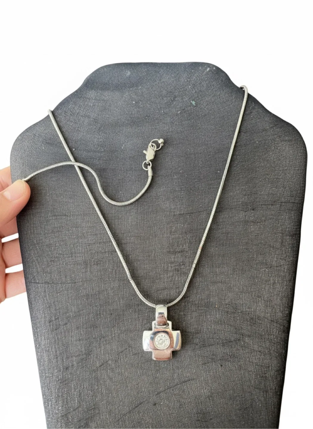 Silver Cross Pendant Necklace image indicator(3)