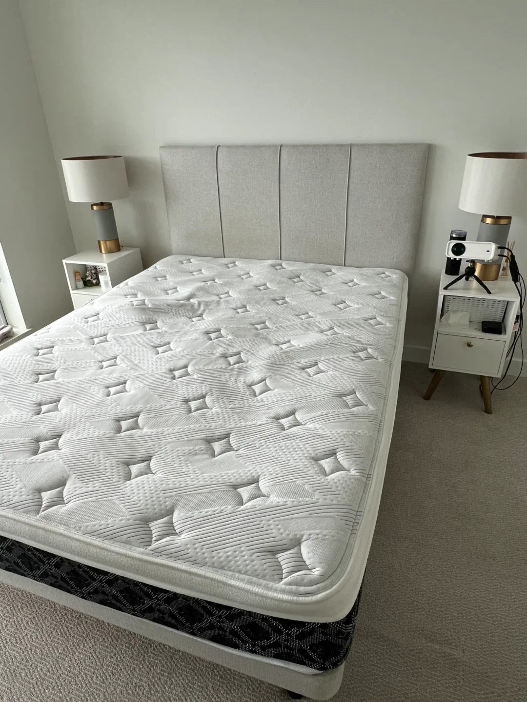 Queen Size Mattress image indicator(2)