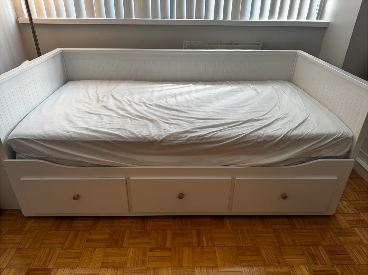 IKEA Hemnes Daybed with 3 Drawers - White