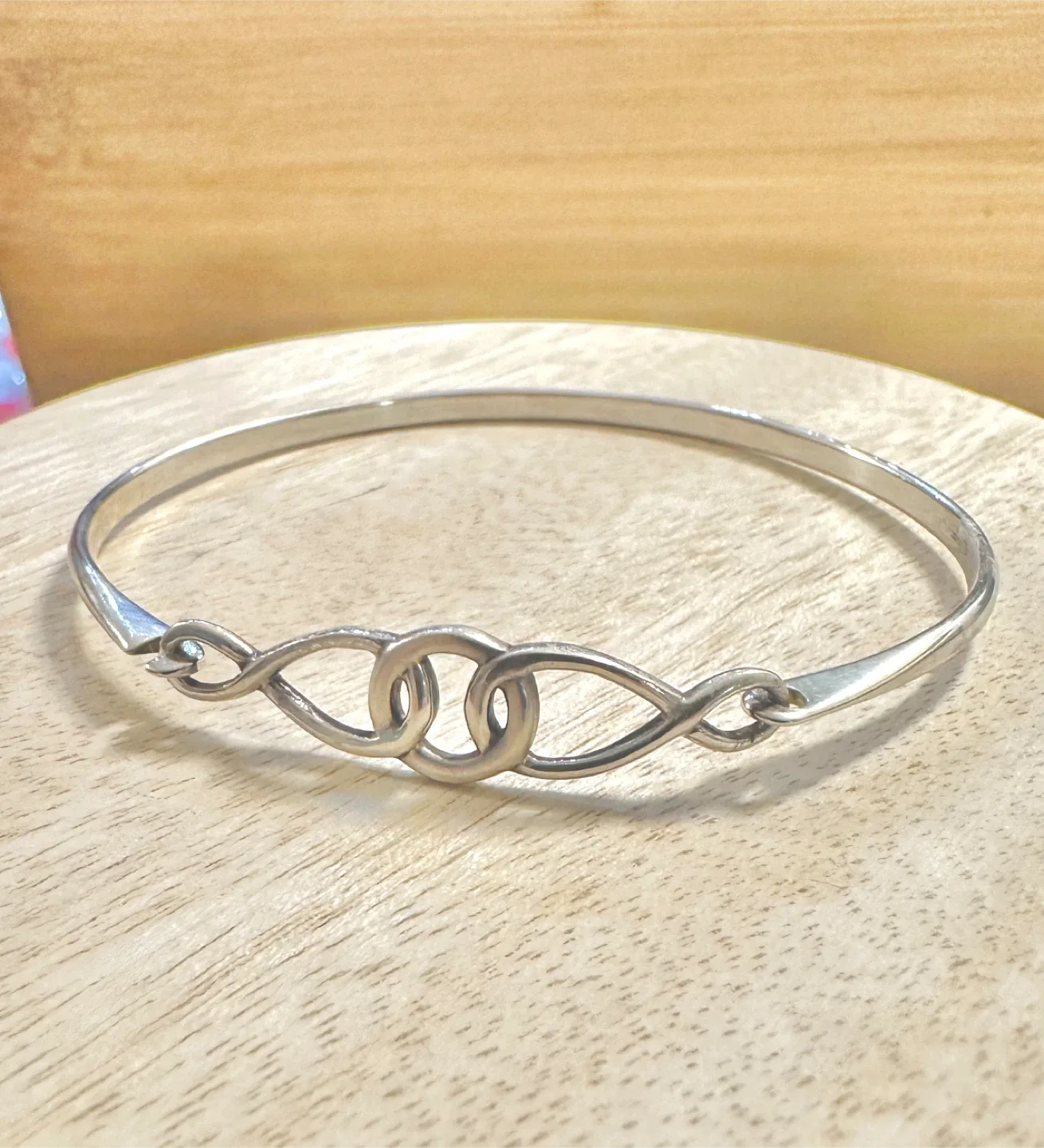 Silver Celtic knot Bracelet image indicator(4)
