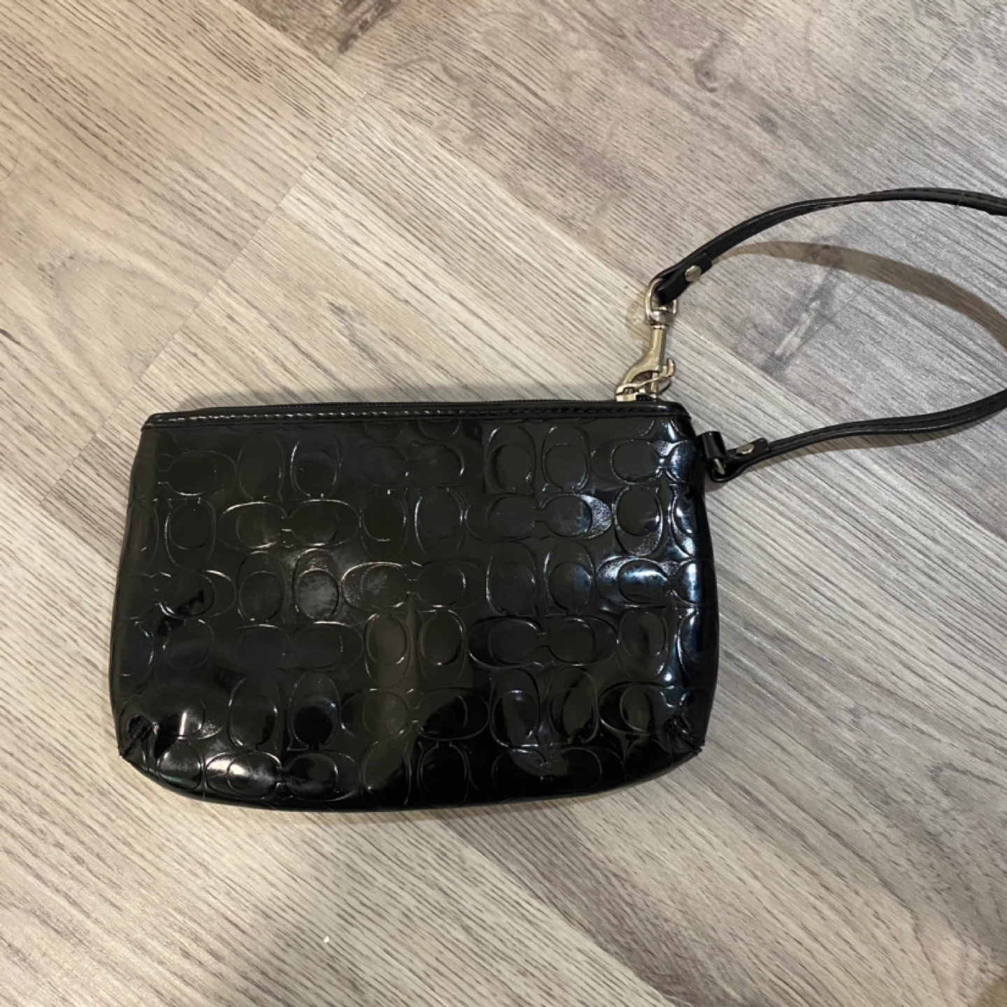 Coach Black Patent Leather Wristlet - photo 3