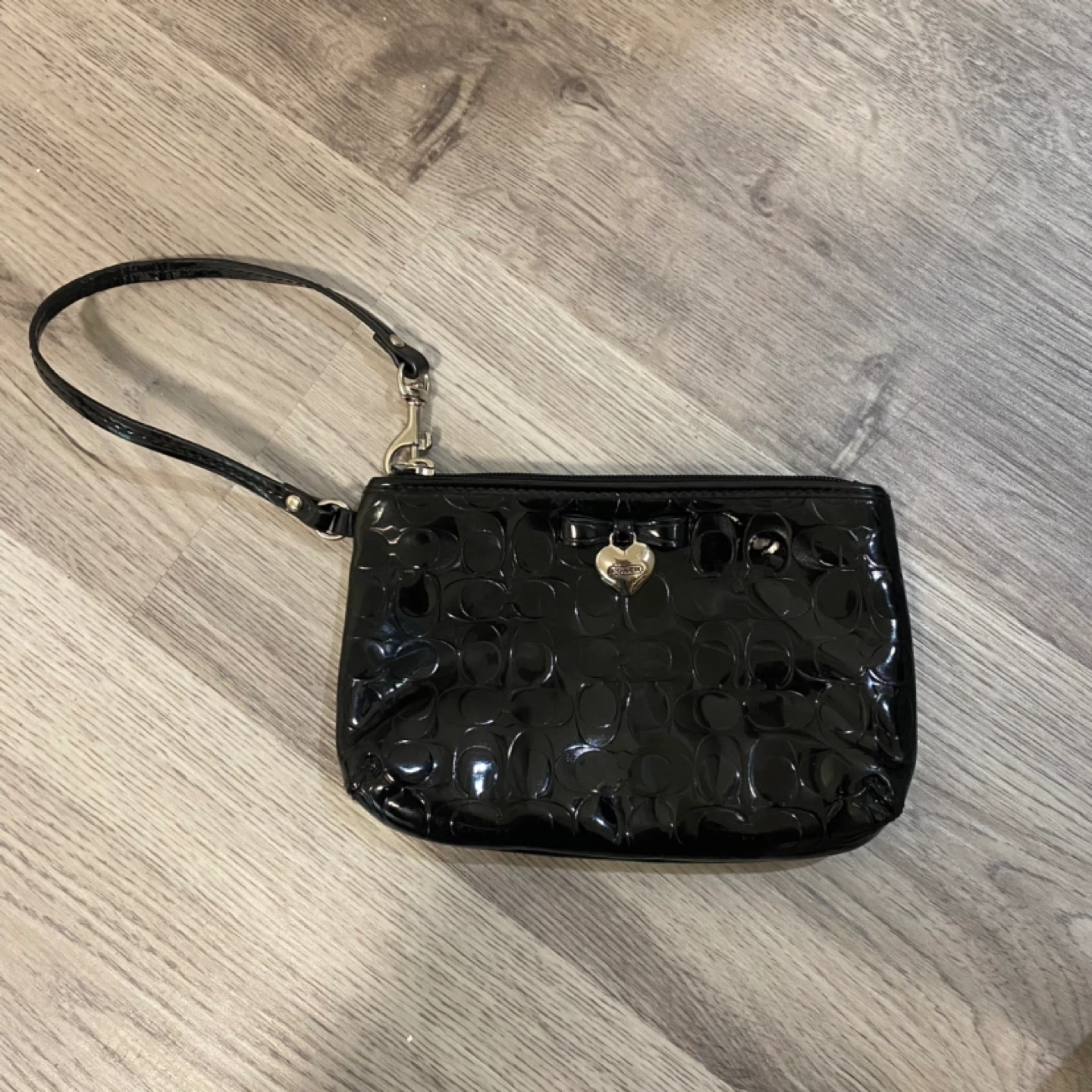 Coach Black Patent Leather Wristlet - photo 2