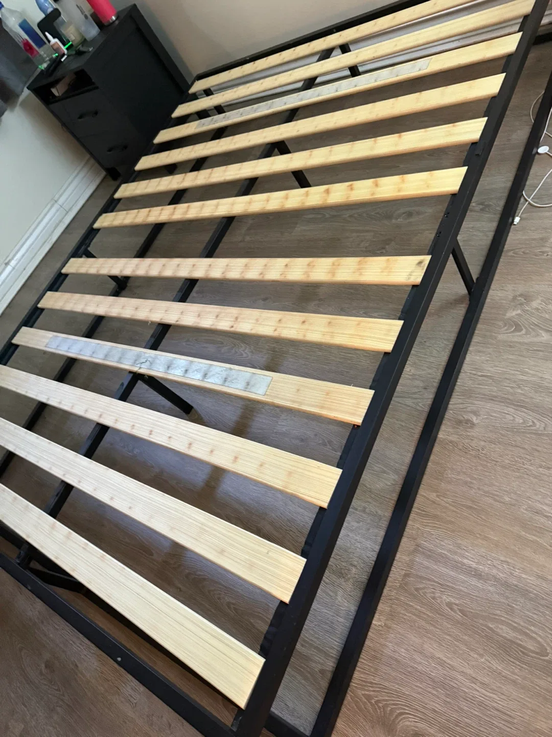 Bed Frame with Wooden Slats image indicator(2)