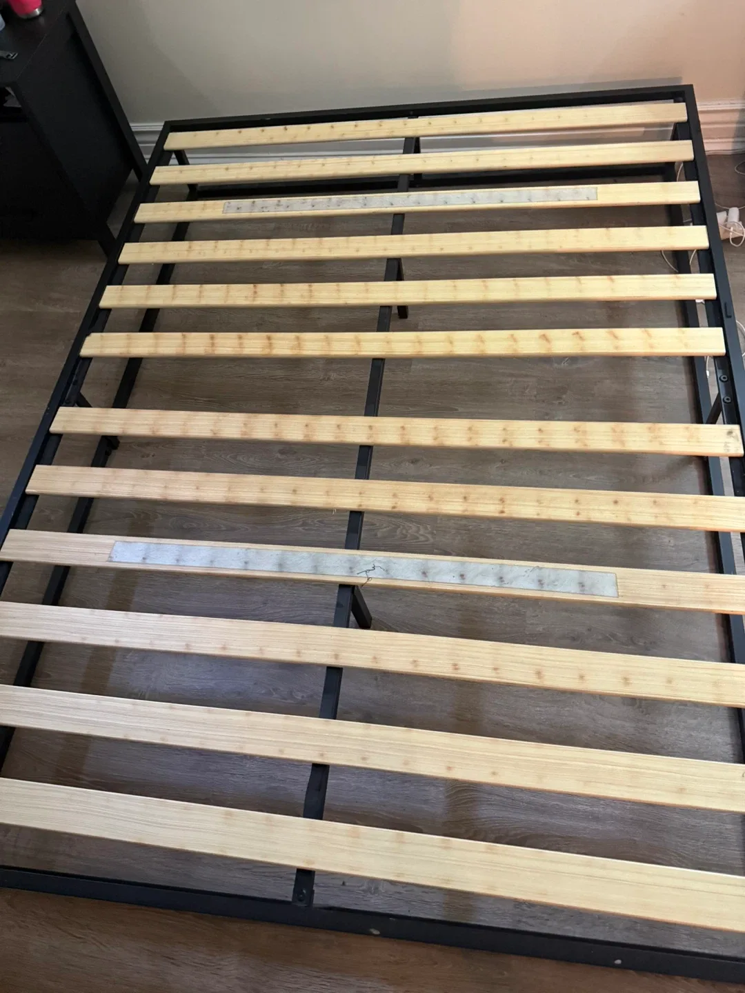 Bed Frame with Wooden Slats image indicator(3)