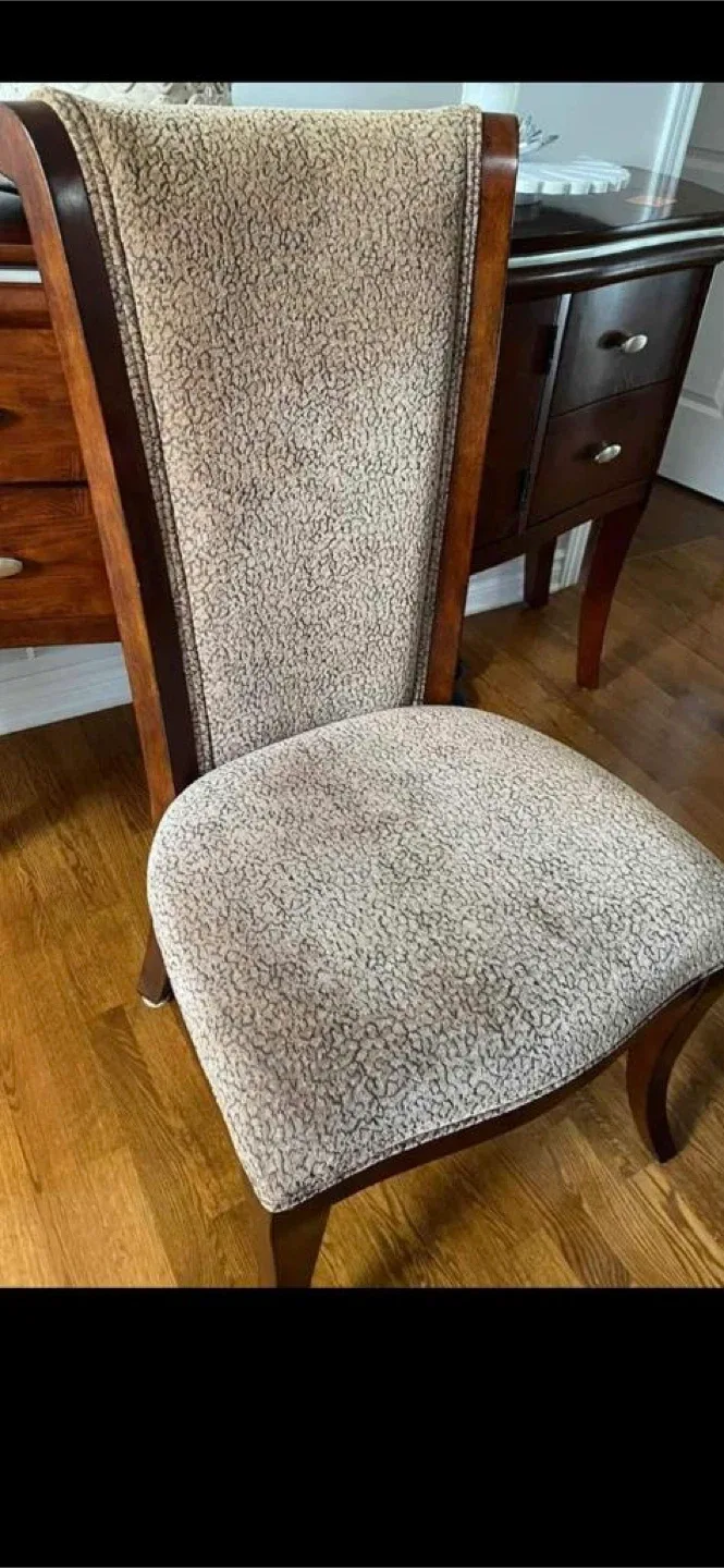 Dining Table with 6 Chairs image indicator(3)