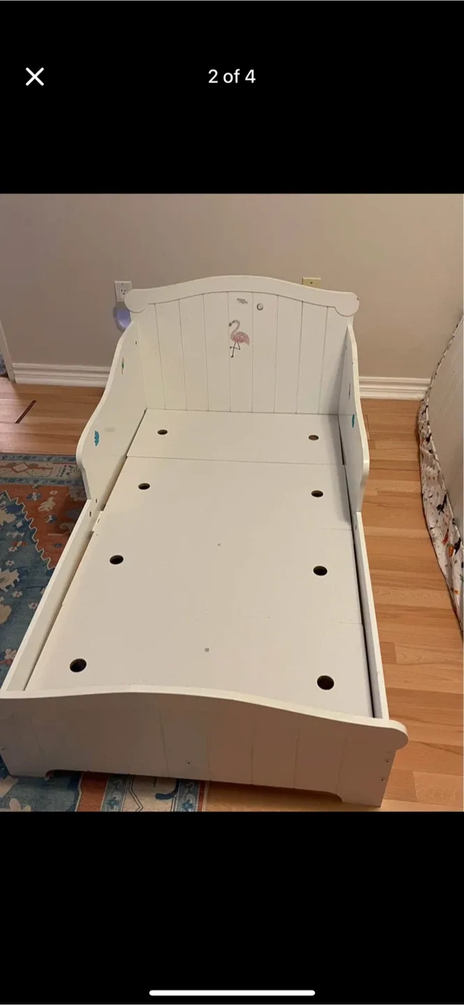 White Toddler Bed with Flamingo Design image indicator(2)