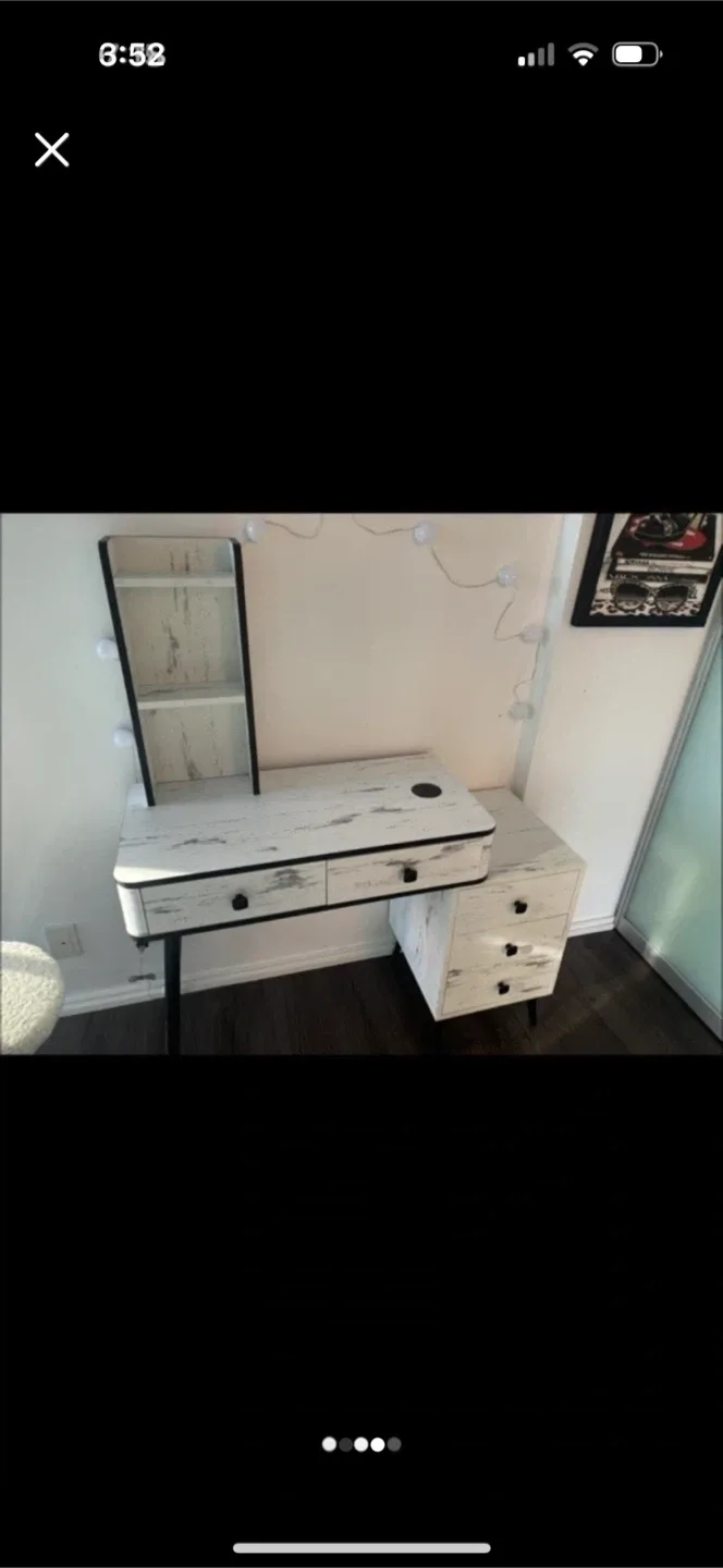 Vanity Table with Mirror and Lights image indicator(2)