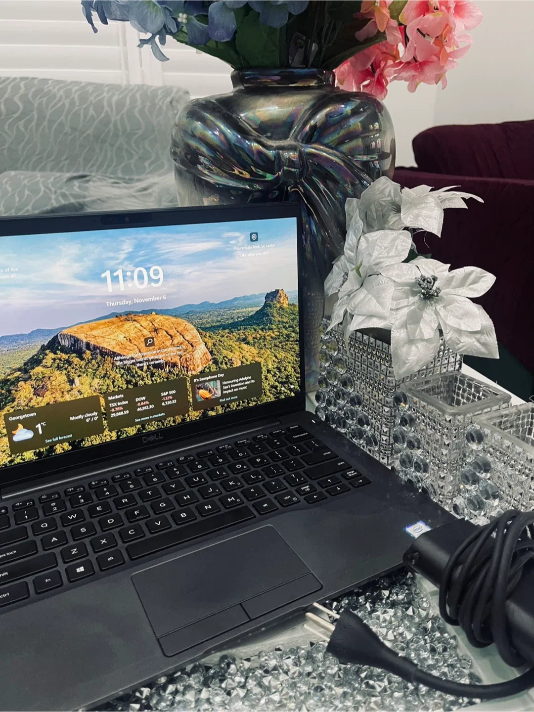 Dell Latitude 7400 | Core i5 8 Gen| 16 GB RAM | 512 GB SSD image indicator(2)