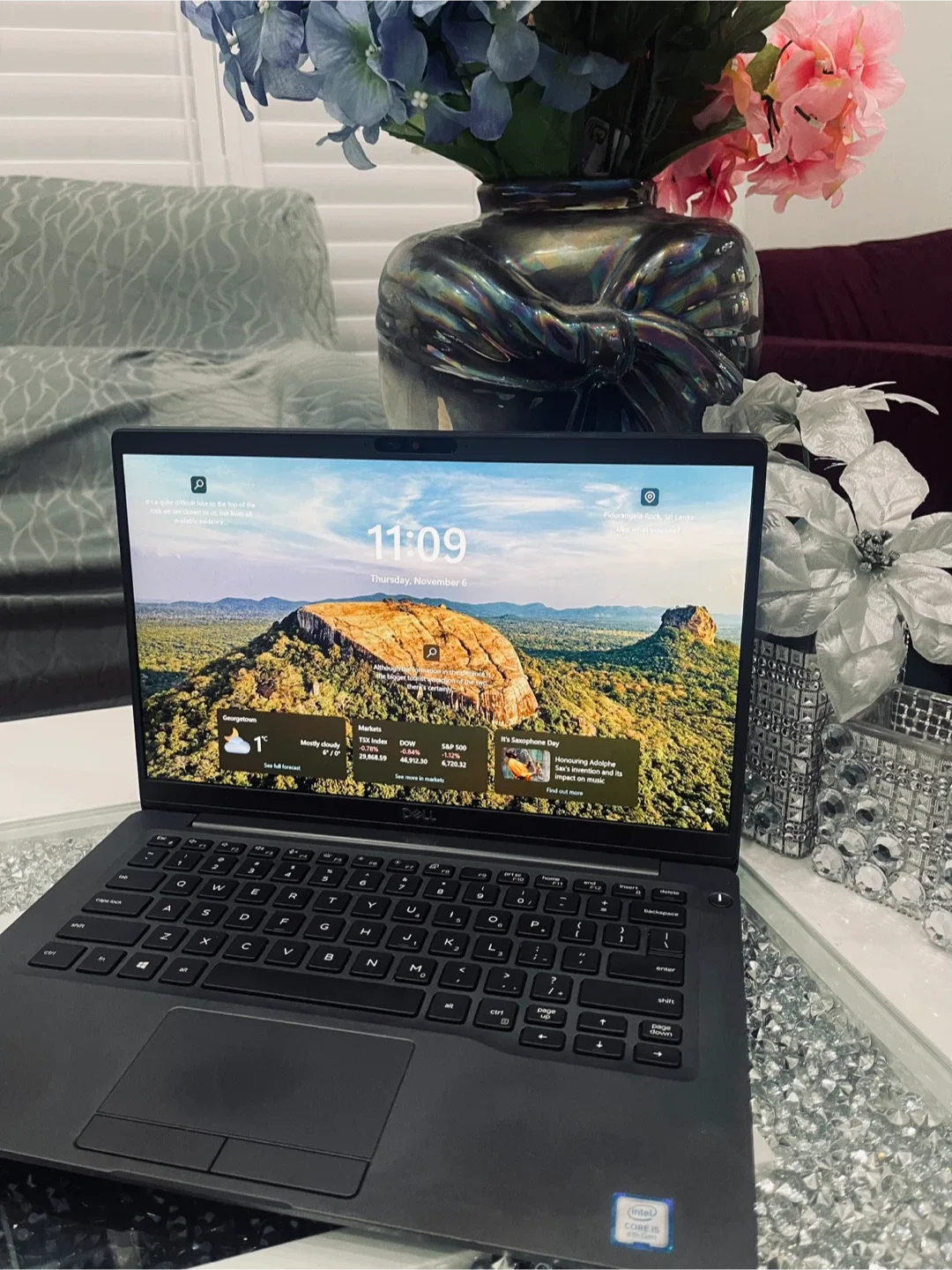 Dell Latitude 7400 | Core i5 8 Gen| 16 GB RAM | 512 GB SSD image indicator(3)