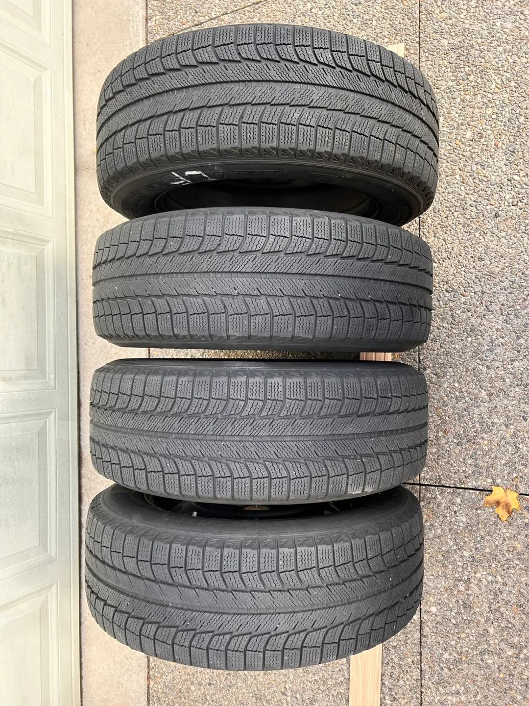 Michelin Winter Tires on Rims - Set of 4 image indicator(6)