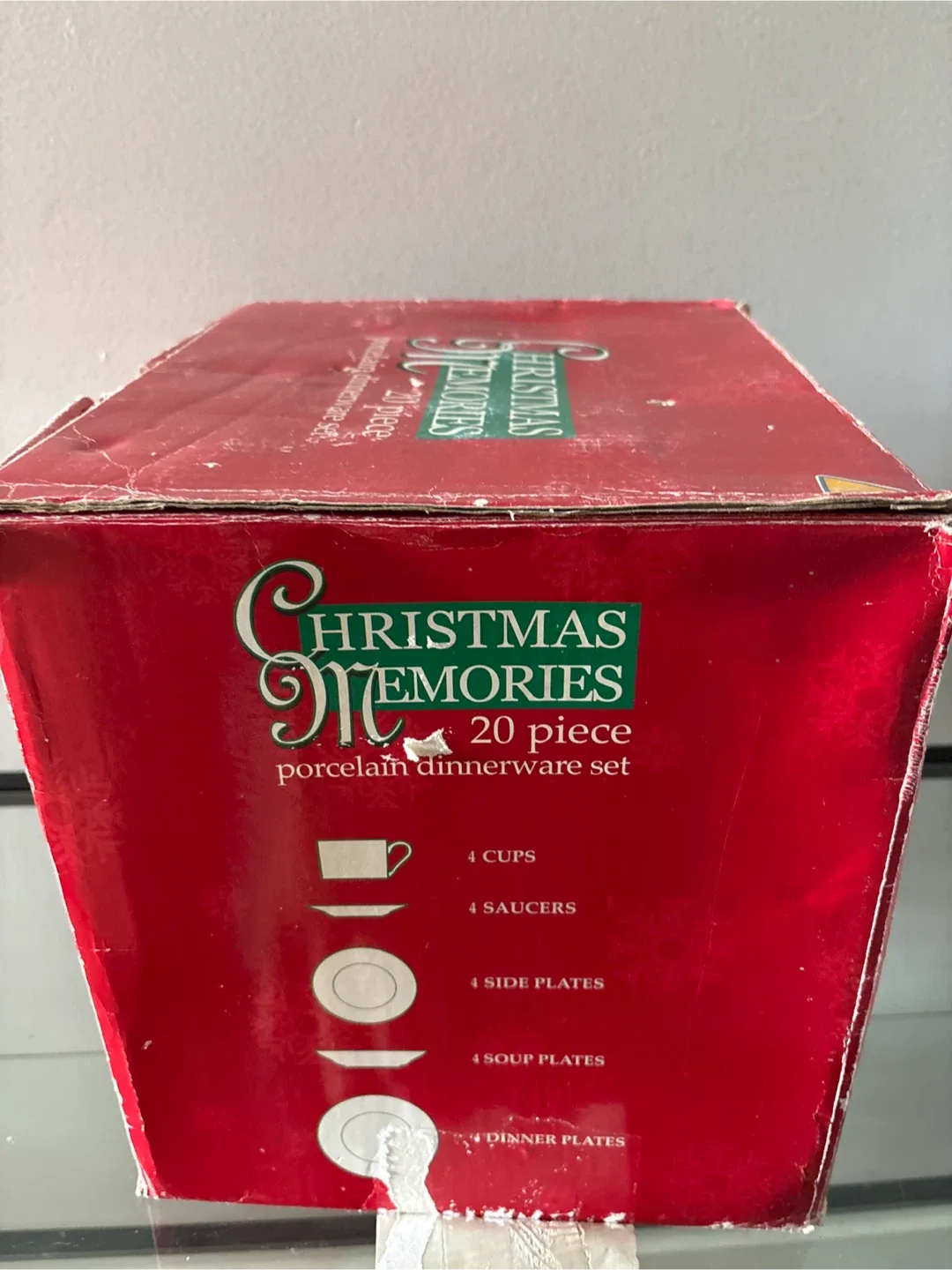 Christmas Memories 20-Piece Porcelain Dinnerware Set image indicator(2)