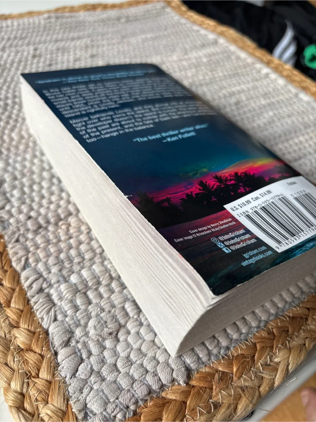 Camino Ghosts by John Grisham Novel 🥕 image indicator(3)