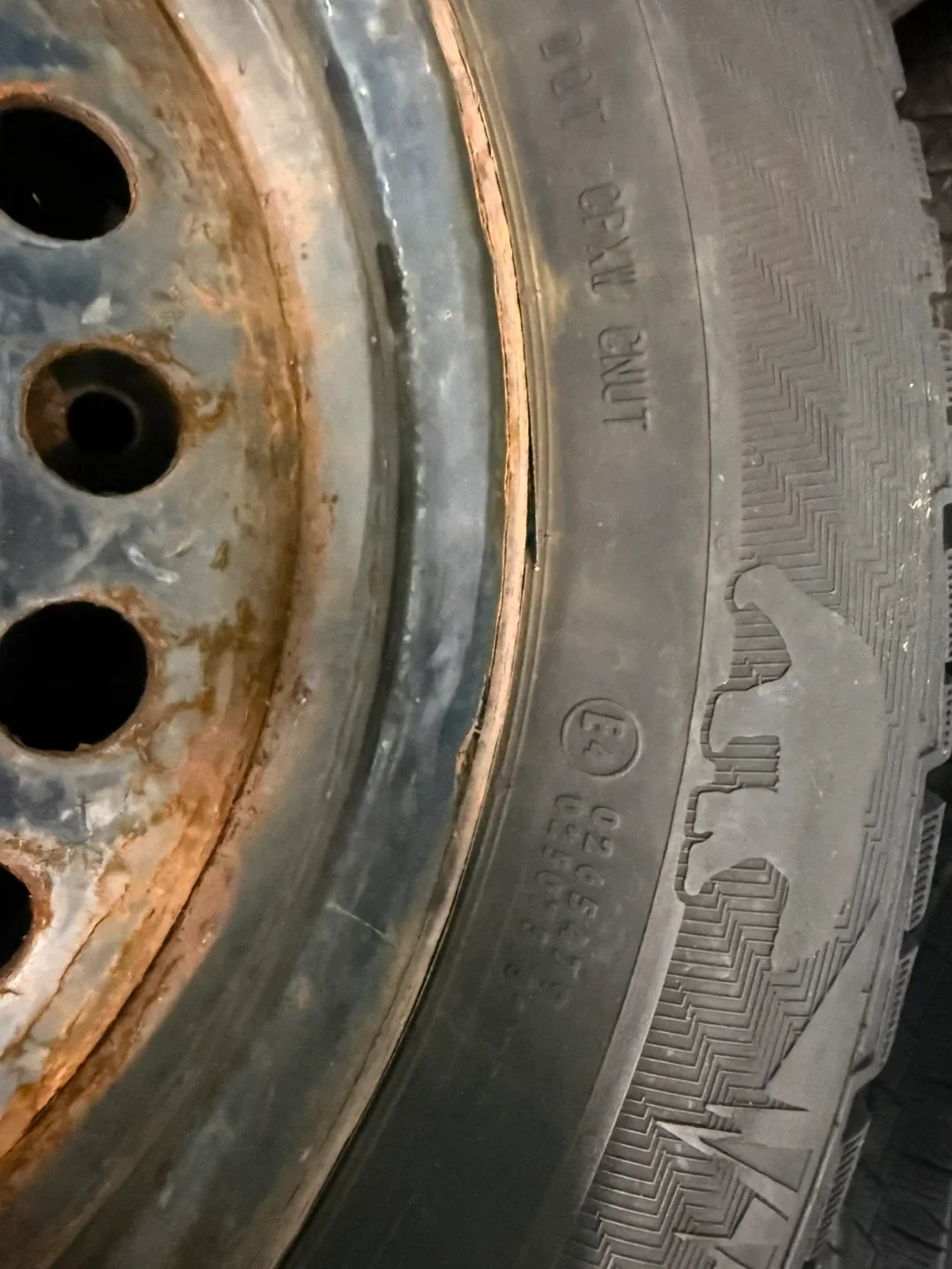 205/60R16 Winter Tires on Rims image indicator(5)