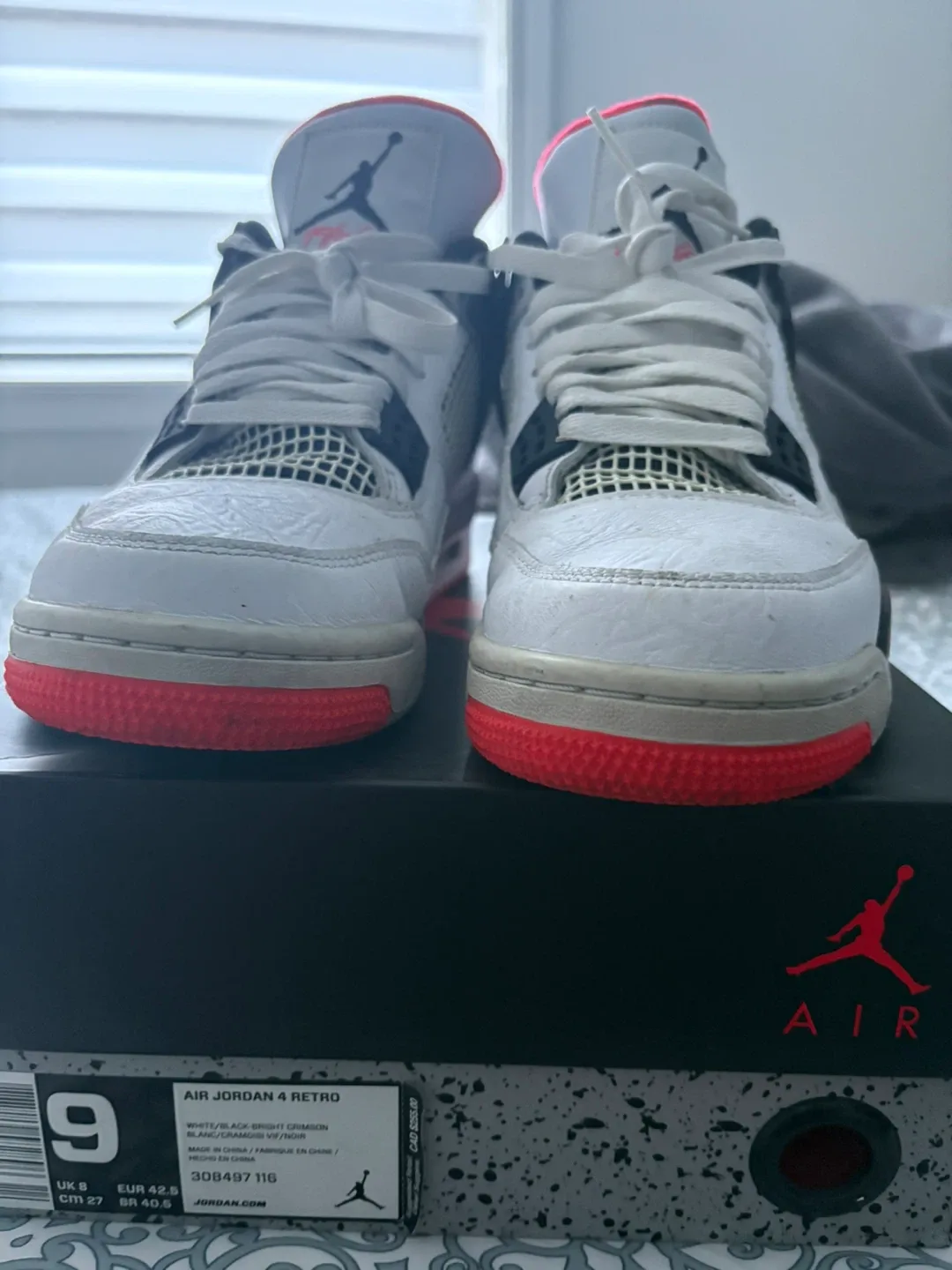 Air Jordan 4 Retro White/Black/Bright Crimson Size 9 image indicator(2)