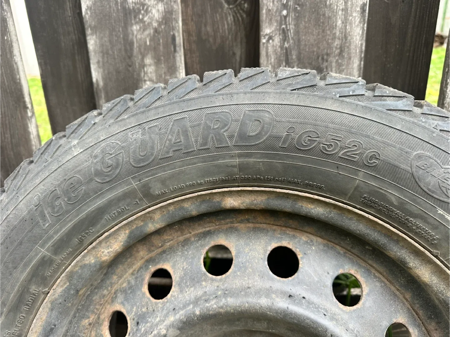 Yokohama Ice Guard iG52c Winter Tires - Set of 4 image indicator(3)