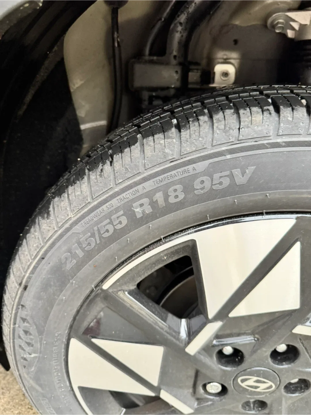 Kumho Solus TA51 Tire - 4 tires - 215/55R18 95V image indicator(2)