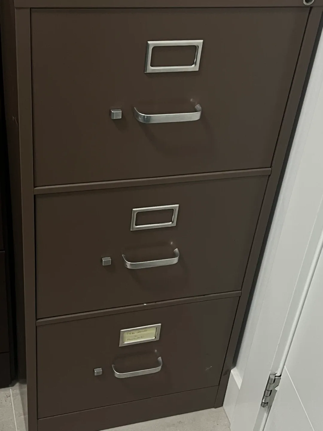 Brown Filing Cabinet - 3 Drawer image indicator(2)