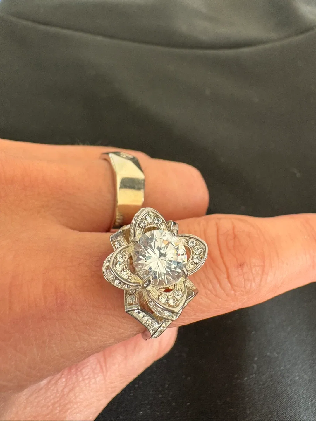 14k Rhinestone Ring image indicator(4)