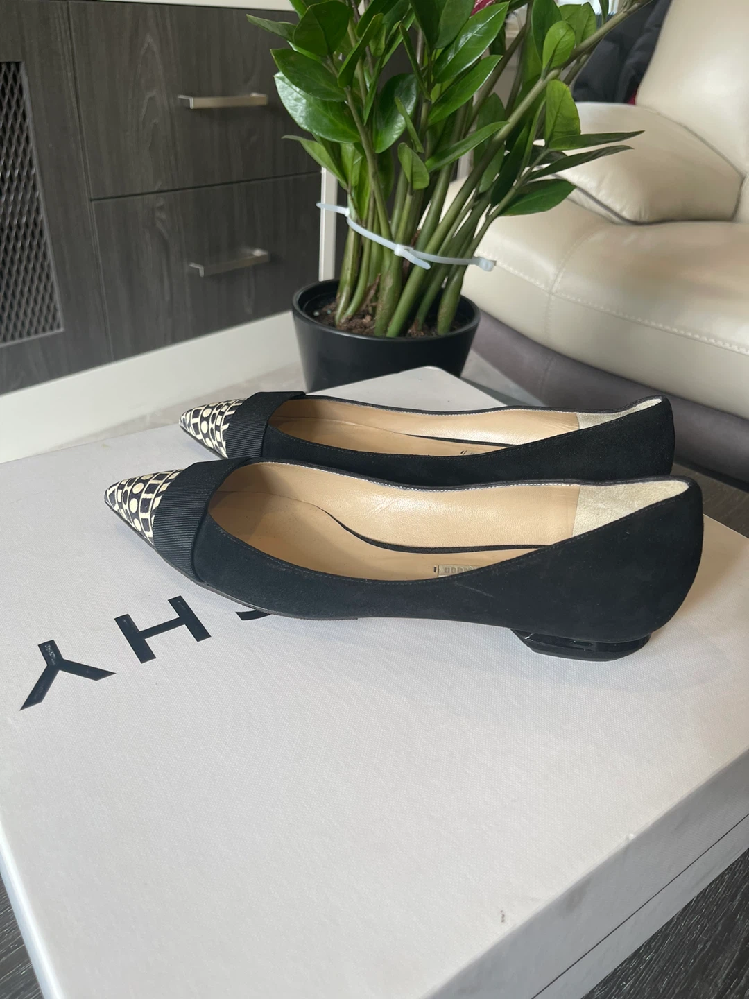 Nicholas Kirkwood Black Suede Flats - Size 38 - photo 2