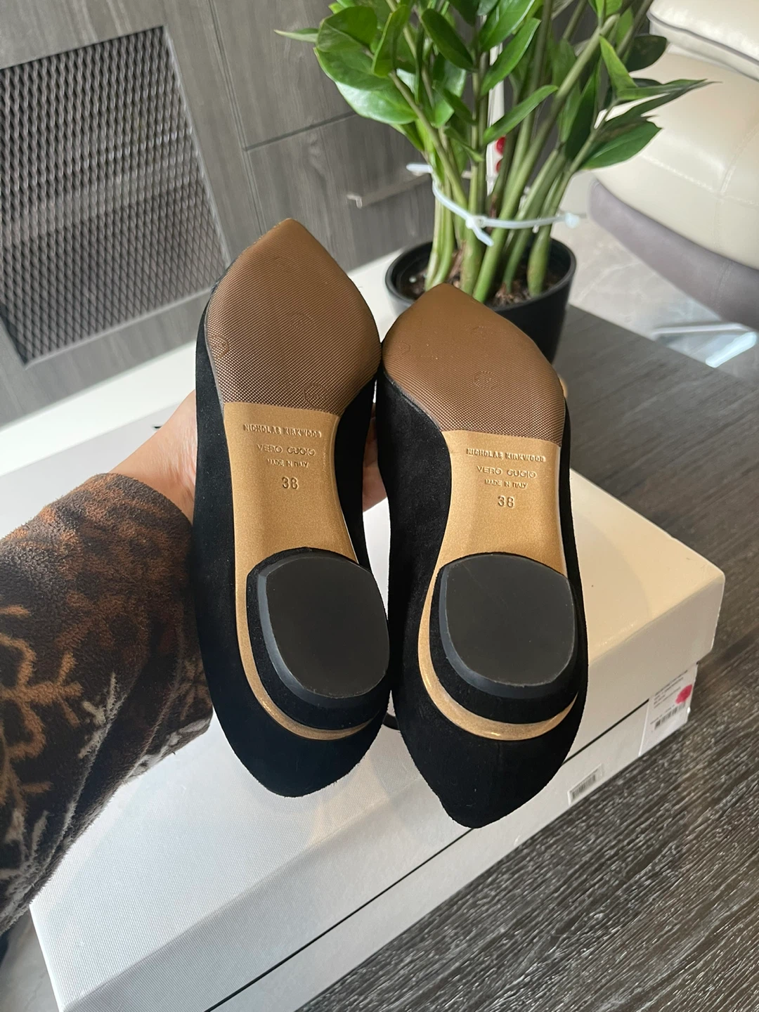 Nicholas Kirkwood Black Suede Flats - Size 38 - photo 3