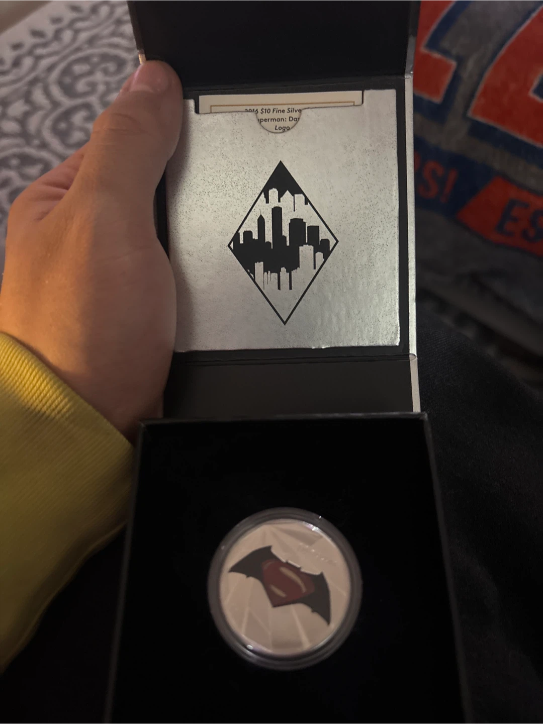 2016 Batman vs Superman $10 Fine Silver Coin - photo 2