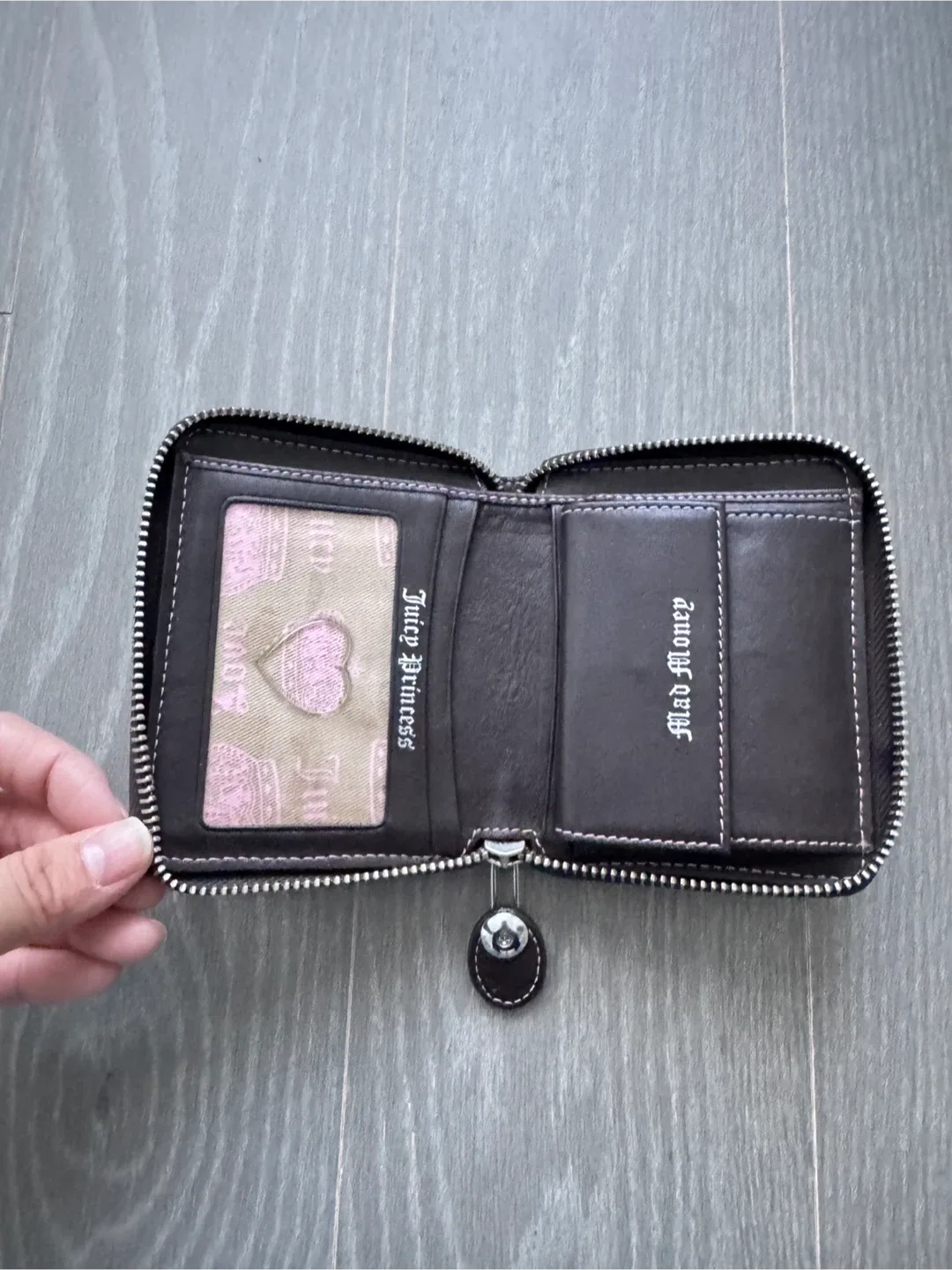 Juicy Couture Wallet image indicator(2)