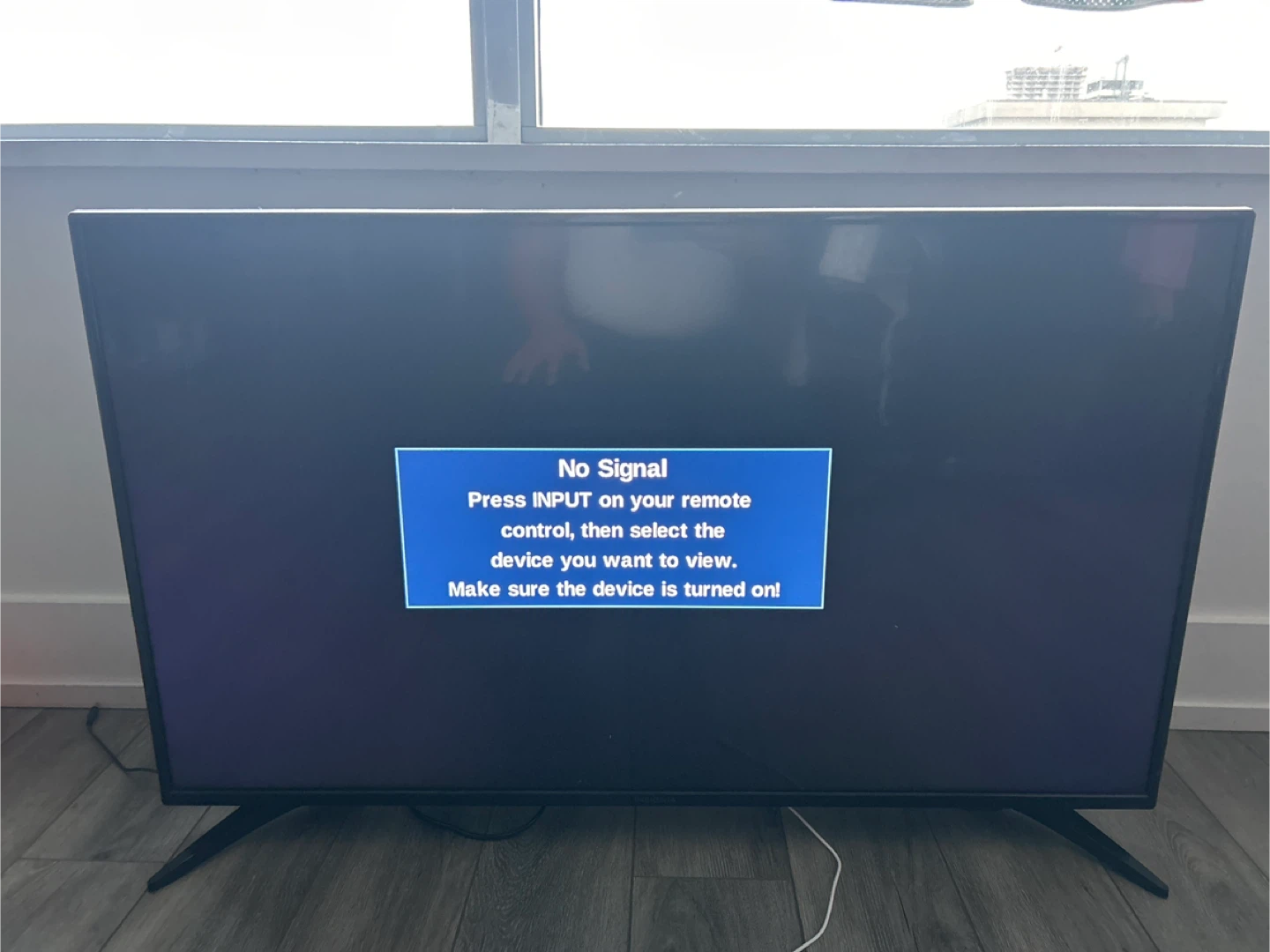 42” TV insignia with remote - photo 3