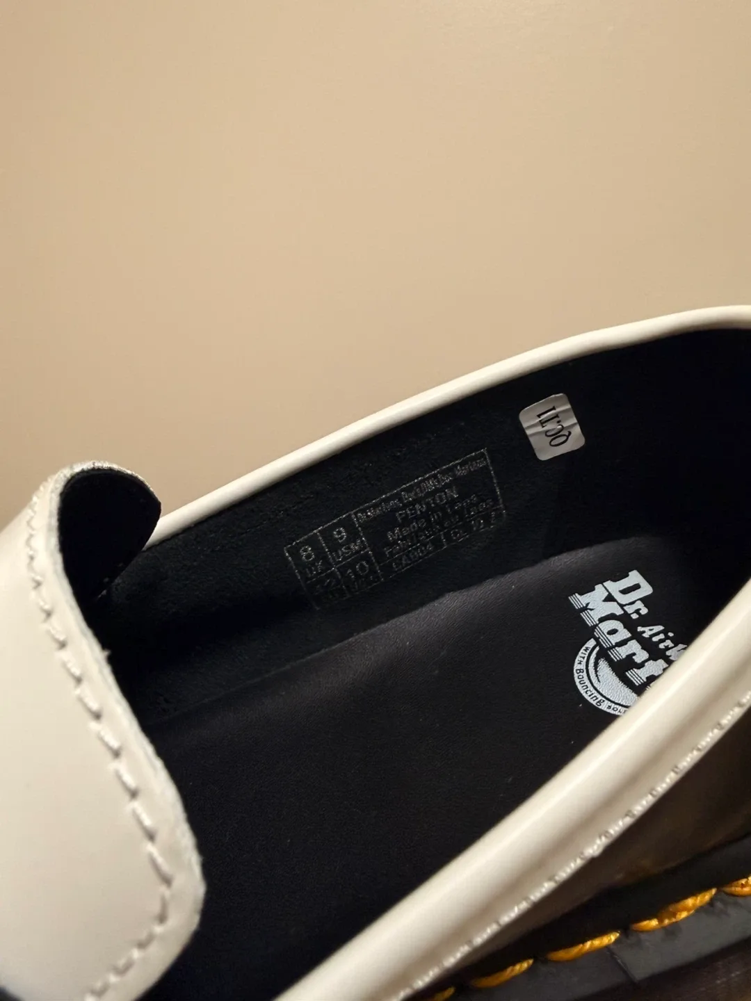 Dr. Martens Adrian Loafers Black/White (US9) image indicator(6)