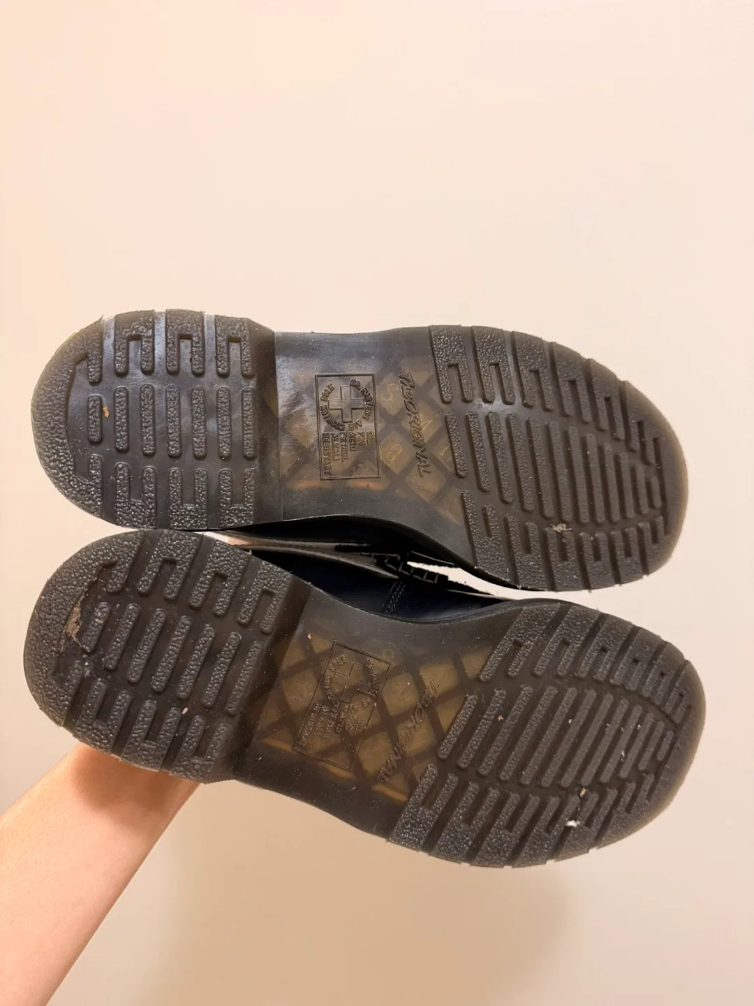 Dr. Martens Adrian Loafers Black/White (US9) image indicator(5)