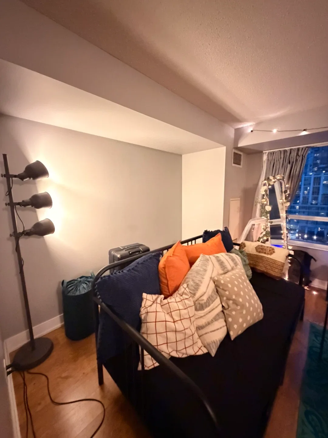 Minimalist Sofa Bed image indicator(5)