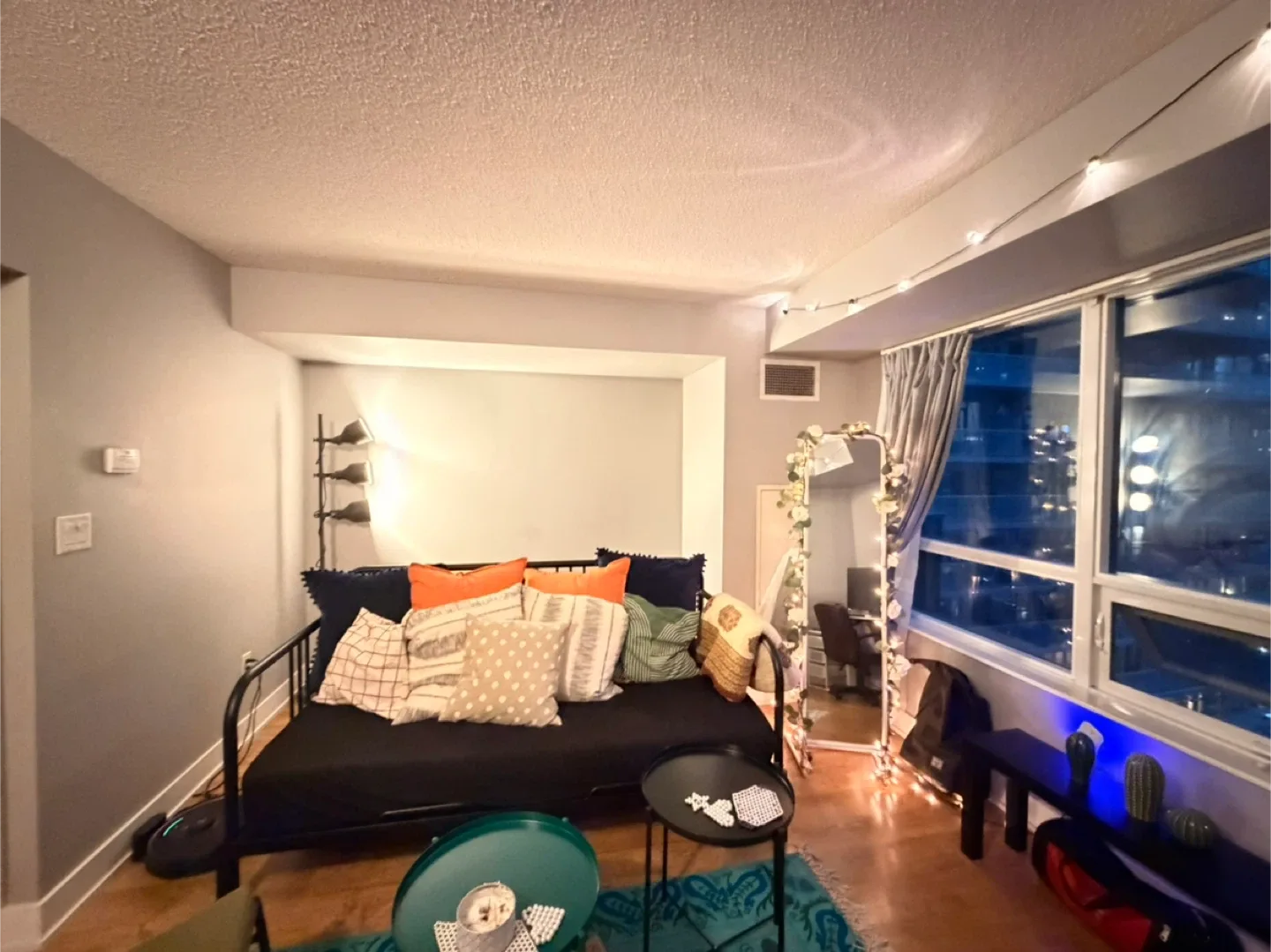 Minimalist Sofa Bed image indicator(4)