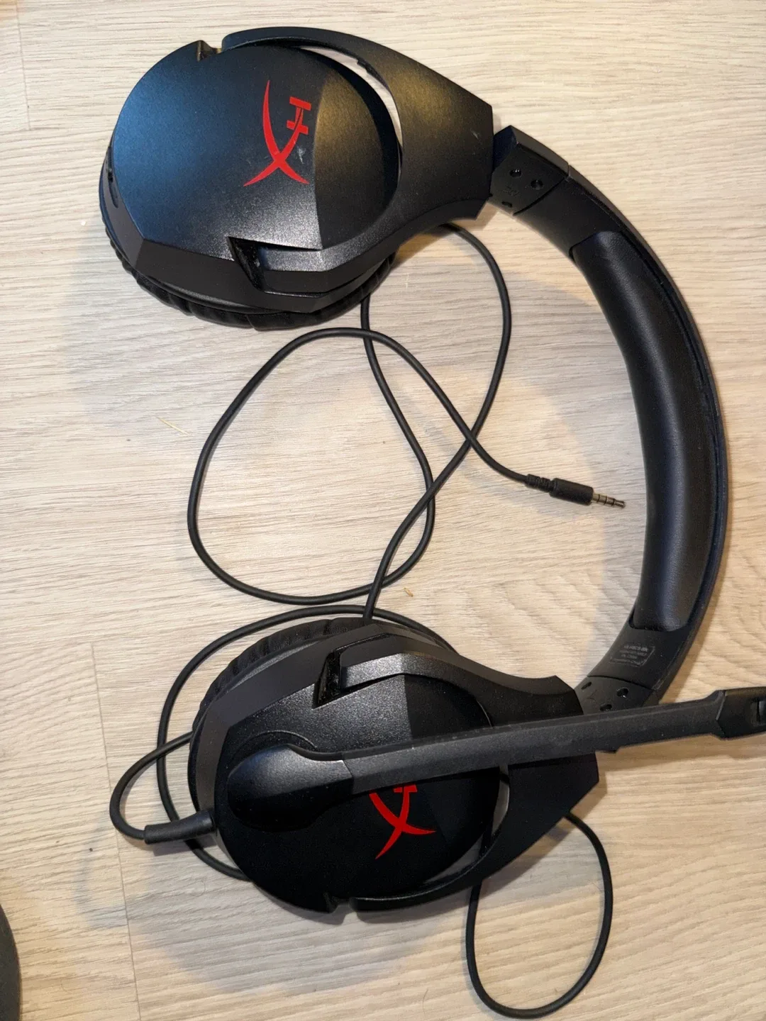 HyperX Gaming Headset and Gaming Mouse image indicator(3)