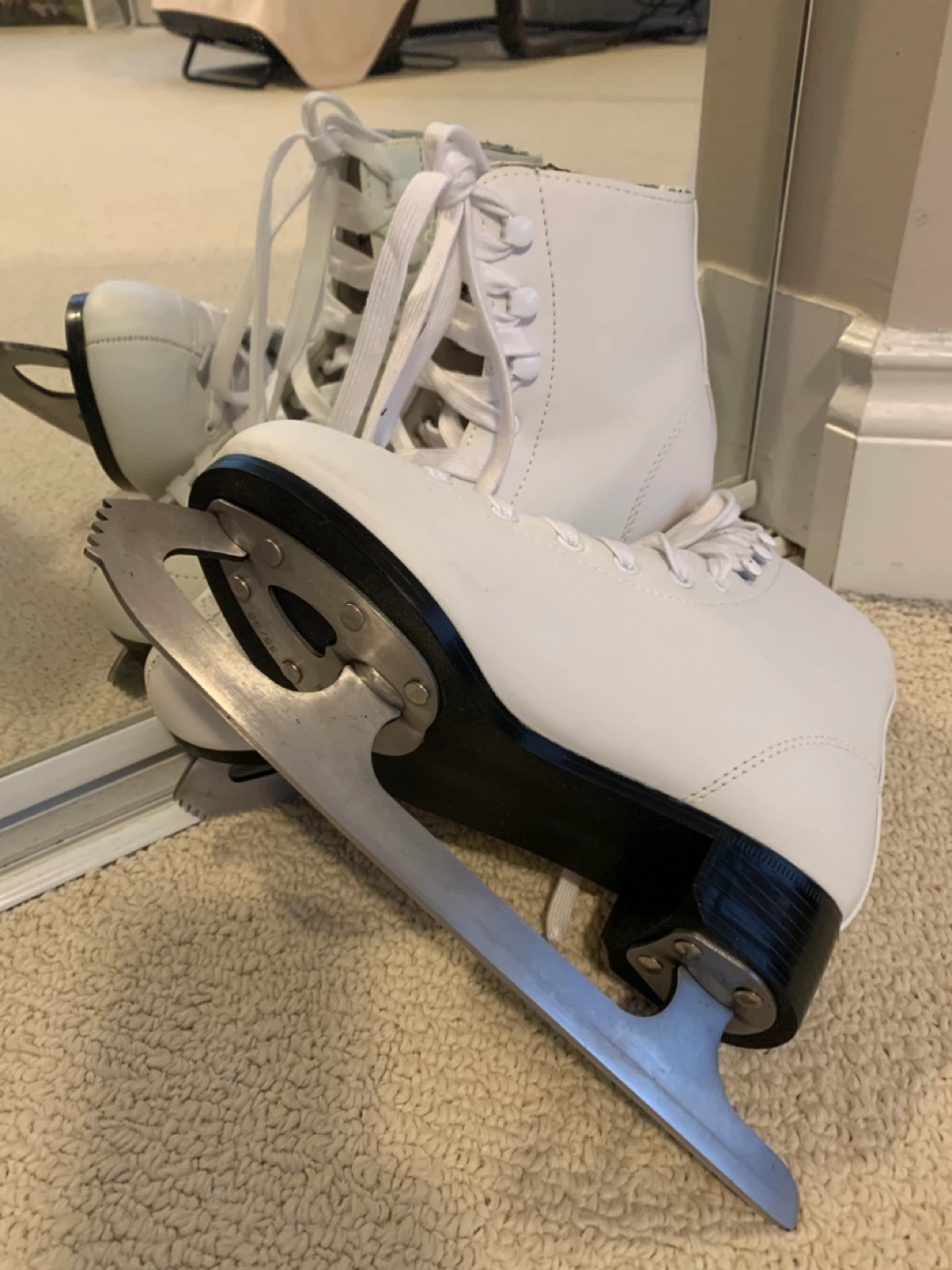 White Ice Skates - Size 35/36 - photo 2