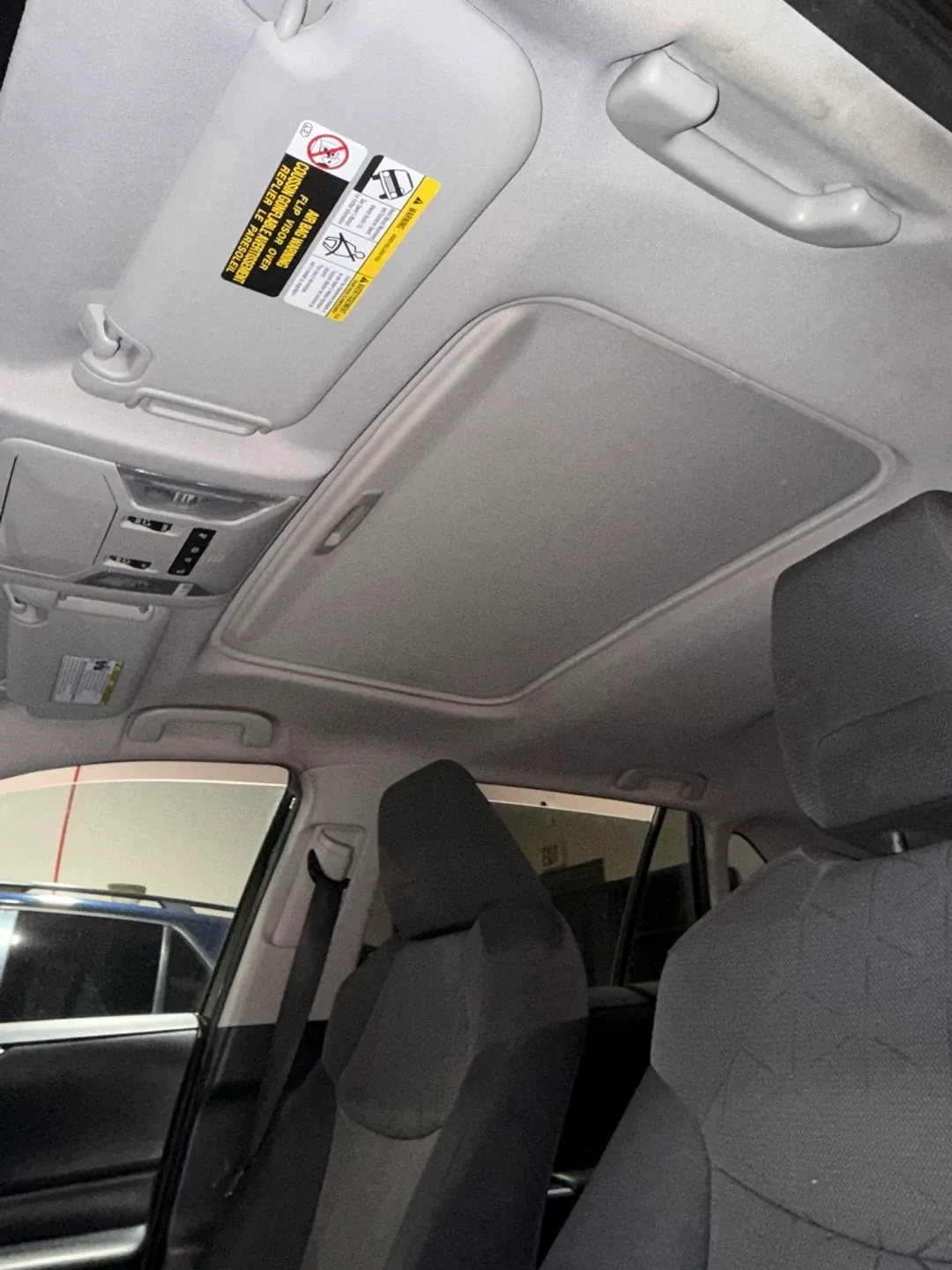 Toyota RAV4 XLE AWD - Gray image indicator(9)