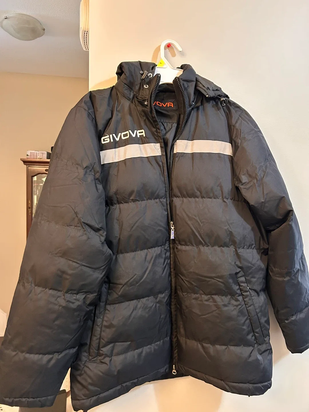 Givova Black Puffer Jacket - Size M image indicator(3)